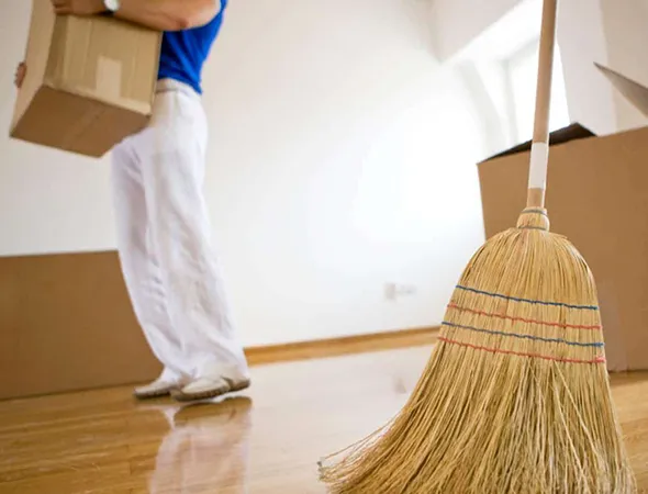 Detailed professional move-out cleaning in Ravenna OH with eco-friendly products and trusted cleaners.